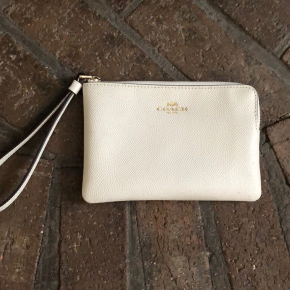 Handbags - Coach wristlet